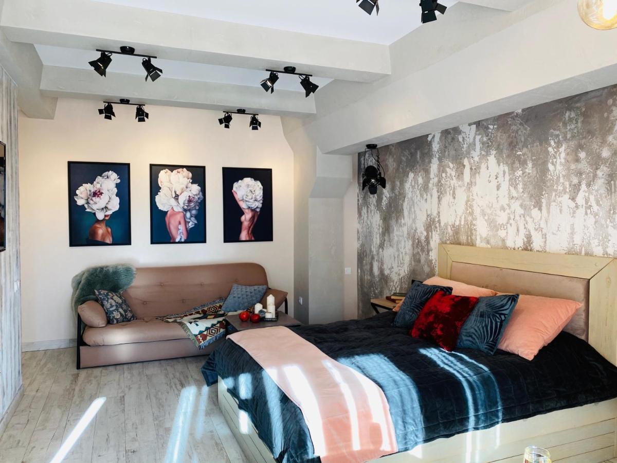 Studio Lux Loft On Victory Street In The City Center Vinnitsja Eksteriør billede